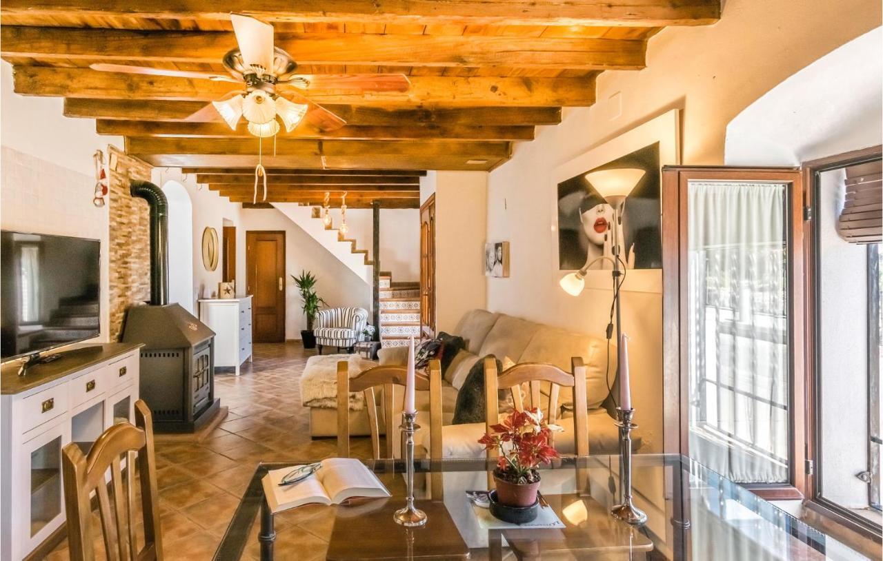 Pet Friendly Home In Hornachuelos With Kitchen Exterior foto
